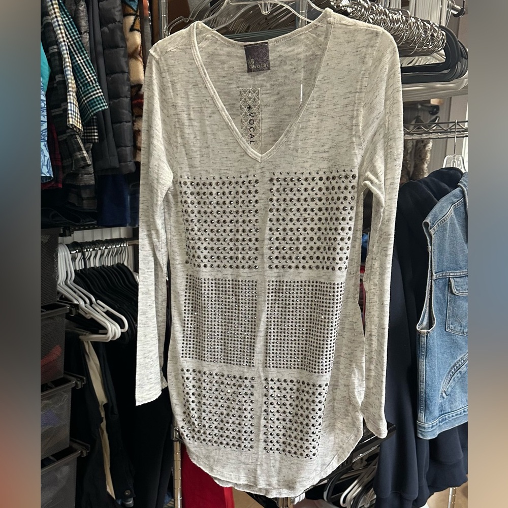 Vocal Light Gray Studded V-Neck Tunic Top